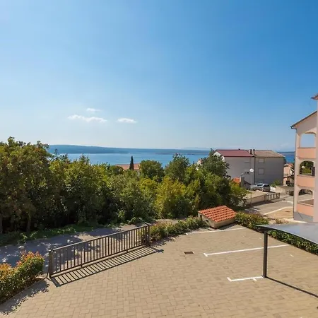 Apartment In Crikvenica 14043 *