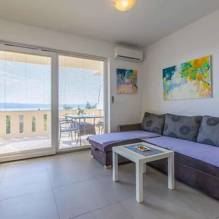 In Crikvenica 14043 Apartment