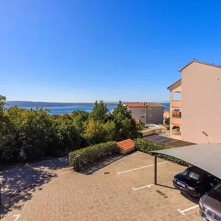Apartment In Crikvenica 14043 *