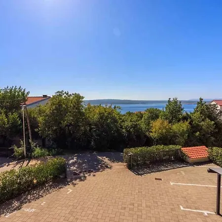 In Crikvenica 14043 *