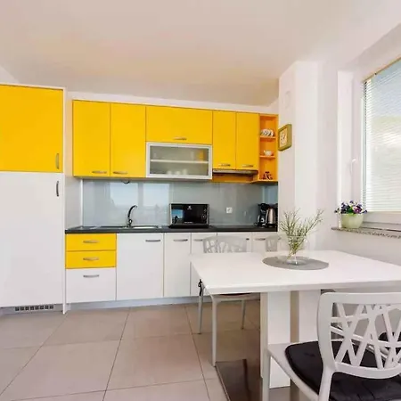 In Crikvenica 14043 Apartment