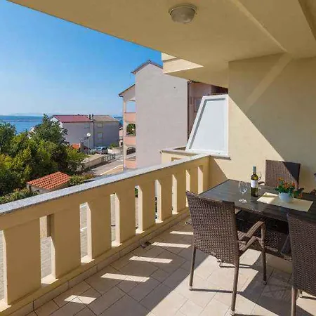 In Crikvenica 14043 Apartment