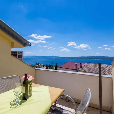 In Crikvenica 14043 Apartment *