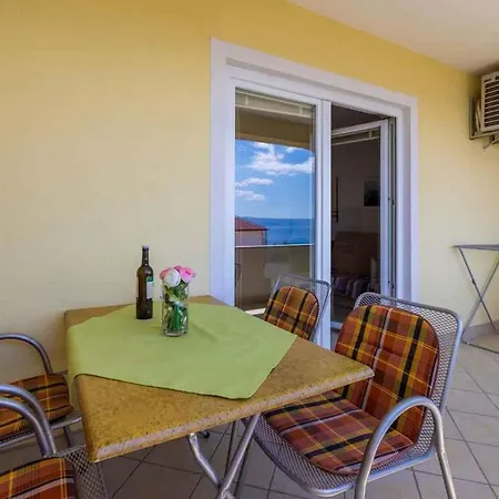 In Crikvenica 14043 Apartment
