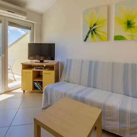 In Crikvenica 14043 Apartment